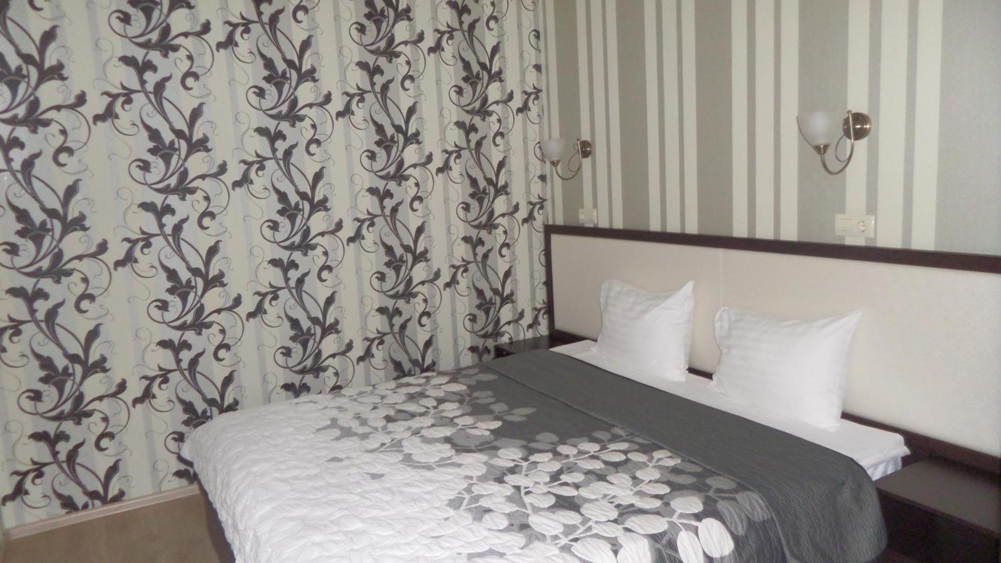 Royal Hotel Харьков Номер фото