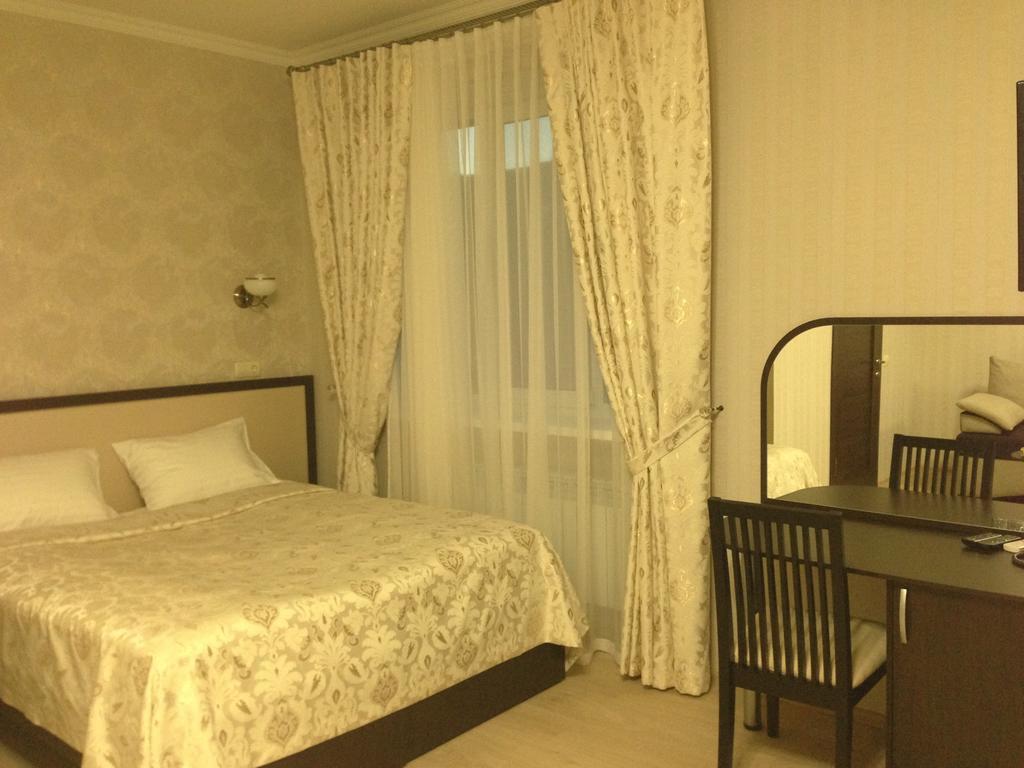 Royal Hotel Харьков Экстерьер фото