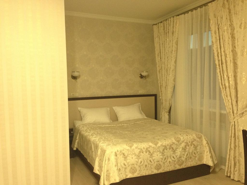 Royal Hotel Харьков Экстерьер фото