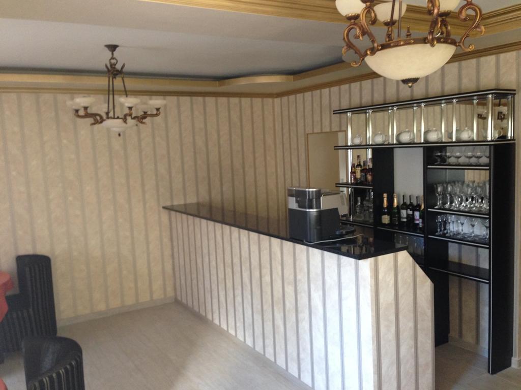 Royal Hotel Харьков Экстерьер фото
